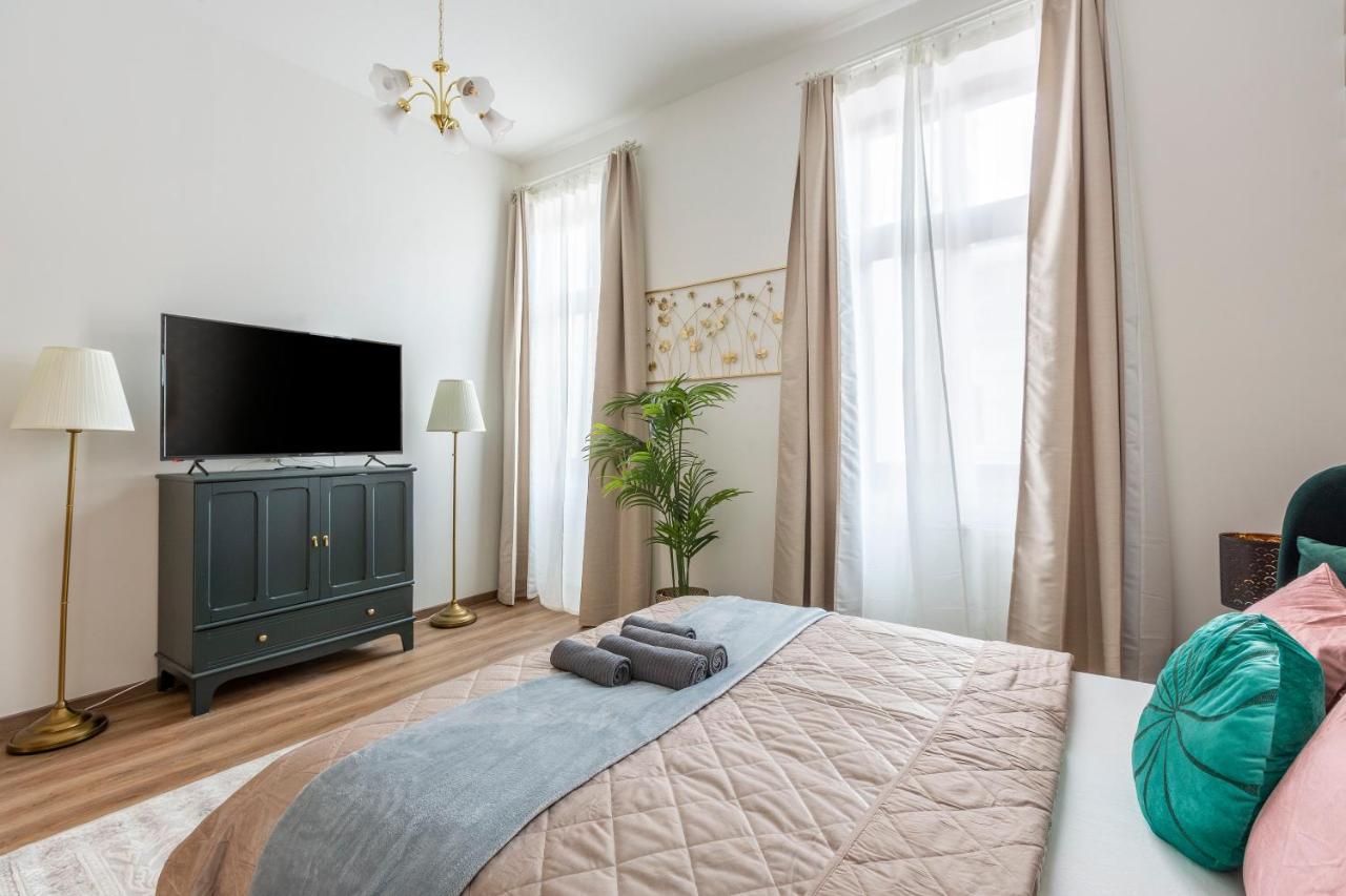 Explore Budapest From A Luxurious Cozy Apartment Kültér fotó